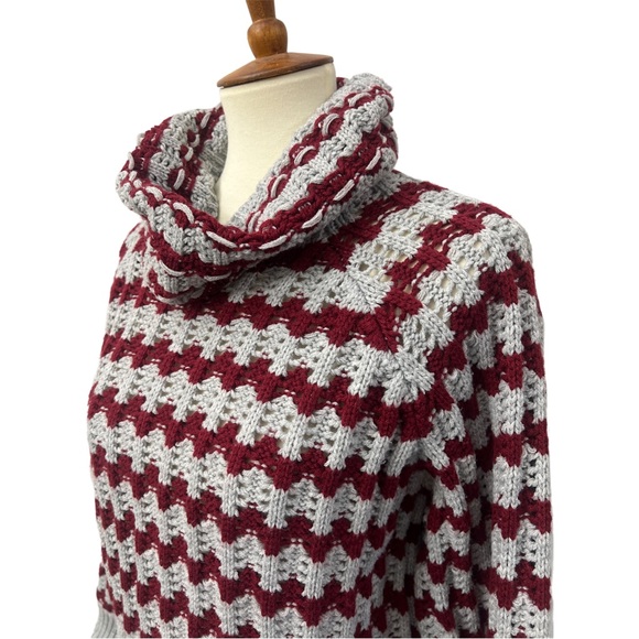 John & Jenn REVOLVE cropped chunky knit cowl neck sweater, gray burgundy  XS - Picture 4 of 8